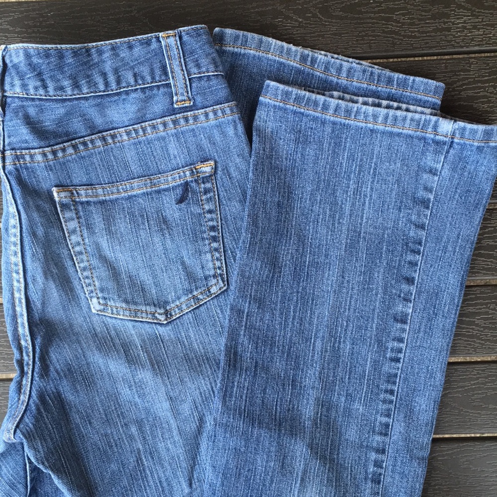 Nautica Ladies size 2 jeans EUC! - Picture 3 of 7